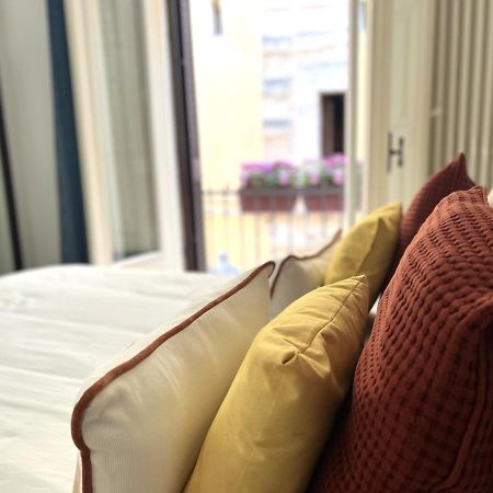 Palazzo Barone,Nel Cuore Del Borgo Antico. Apartment Bari Luaran gambar