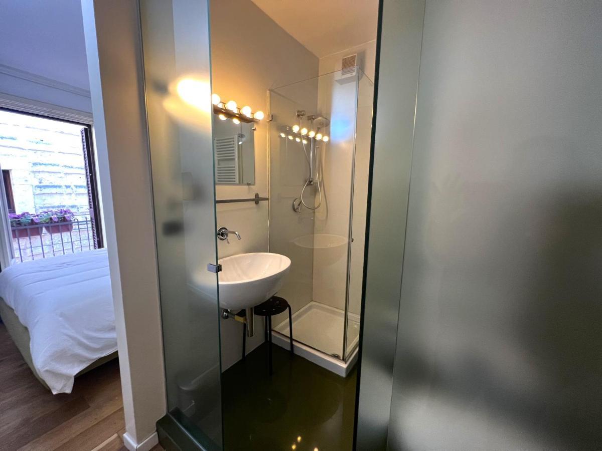 Palazzo Barone,Nel Cuore Del Borgo Antico. Apartment Bari Luaran gambar