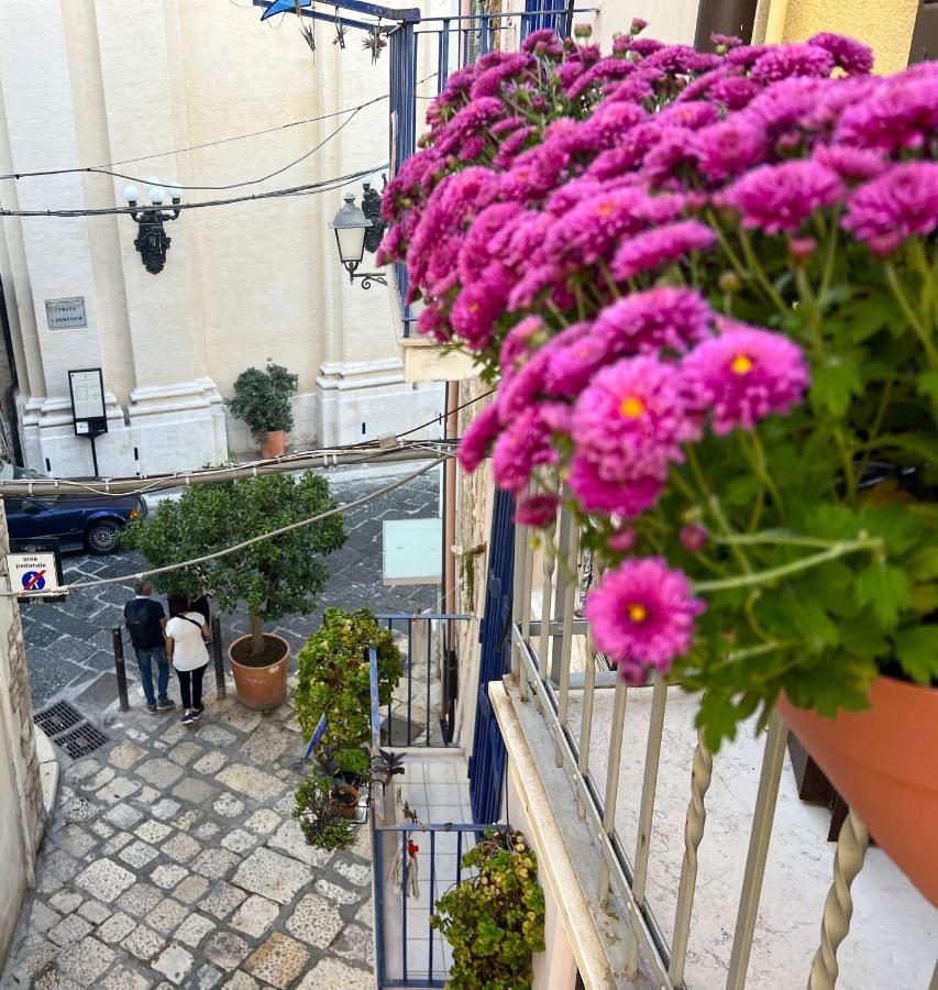 Palazzo Barone,Nel Cuore Del Borgo Antico. Apartment Bari Luaran gambar