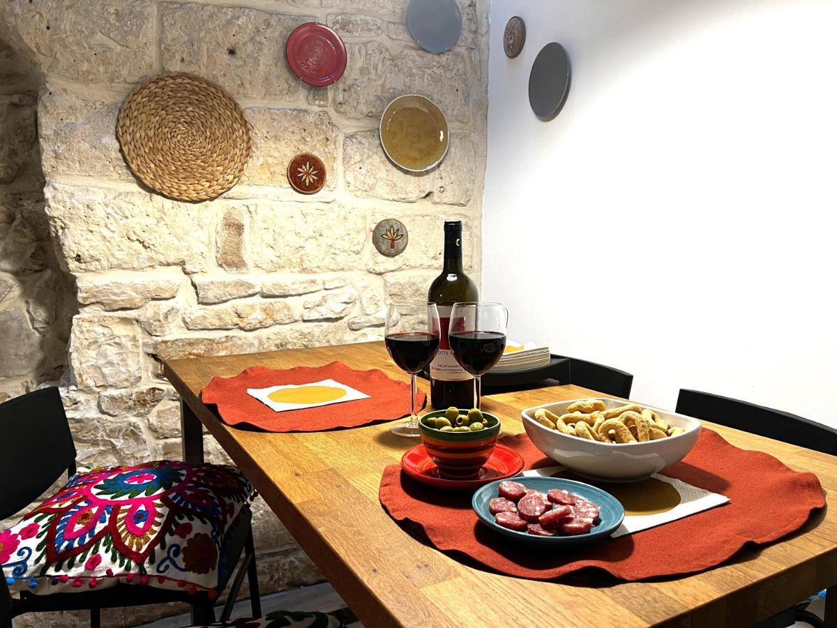 Palazzo Barone,Nel Cuore Del Borgo Antico. Apartment Bari Luaran gambar