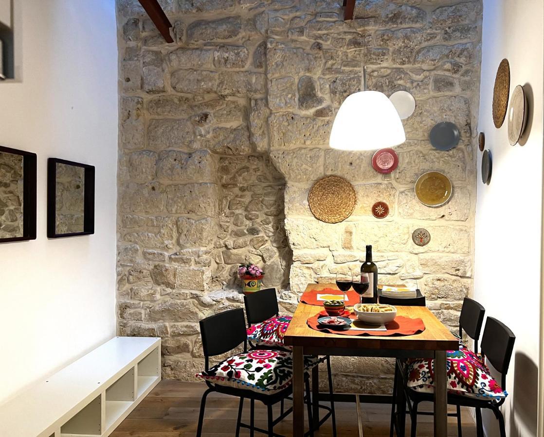 Palazzo Barone,Nel Cuore Del Borgo Antico. Apartment Bari Luaran gambar